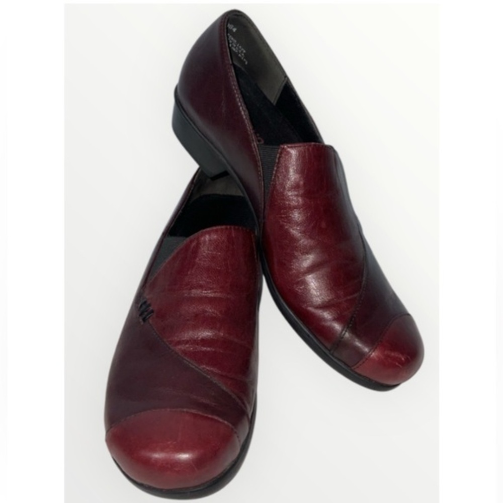 Munro Women’s 2 Tone Brown-Burgundy Slip On Leather Loafer Rubber Sole Size 7.5